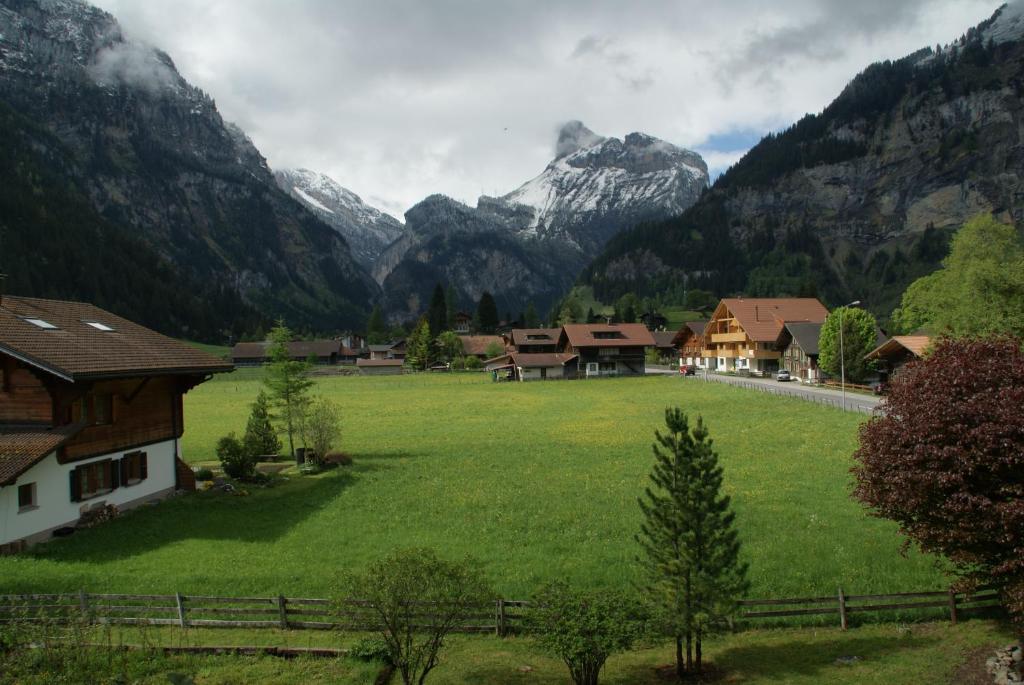 Hotel Pension Spycher Кандерштег Экстерьер фото